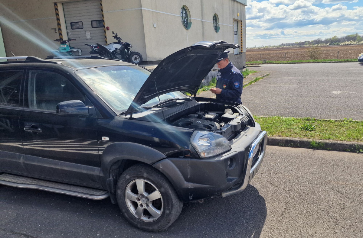 lefoglalt autó police.hu