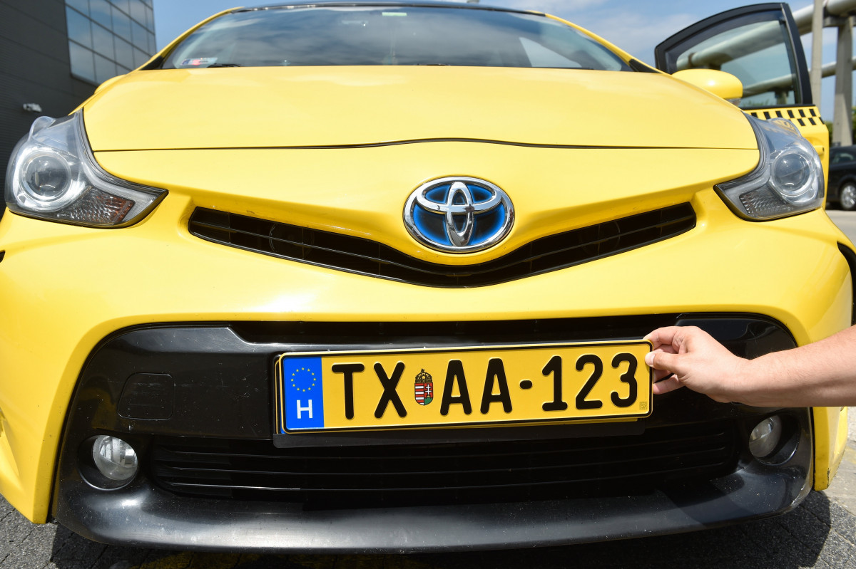 A taxik új rendszáma