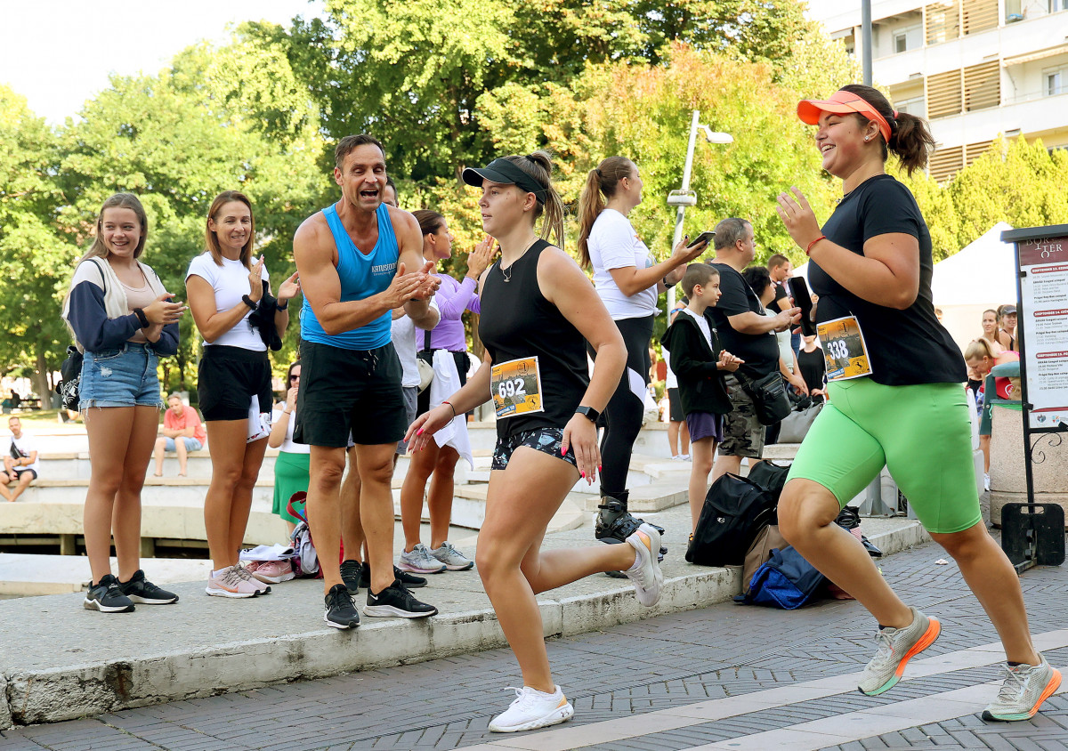 Szeged, Continental Futófesztivál, Dugonics tér, Katus Attila, futás, sport, szabadidő