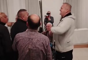 Rasszista vicc miatt lett verekedés a nagykállói közmeghallgatásból