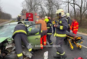 Fotók a hétfői nyírpazonyi frontális ütközésről