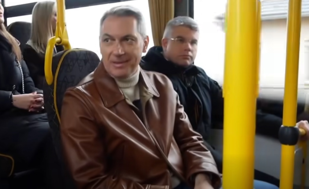 Lázár János leszlovákozott egy felvidéki magyart