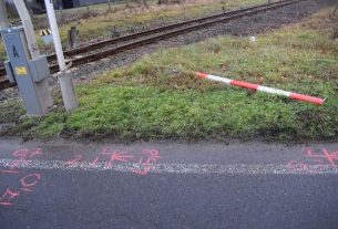 Valaki letörte a vasúti sorompó rúdját Nyírmadánál