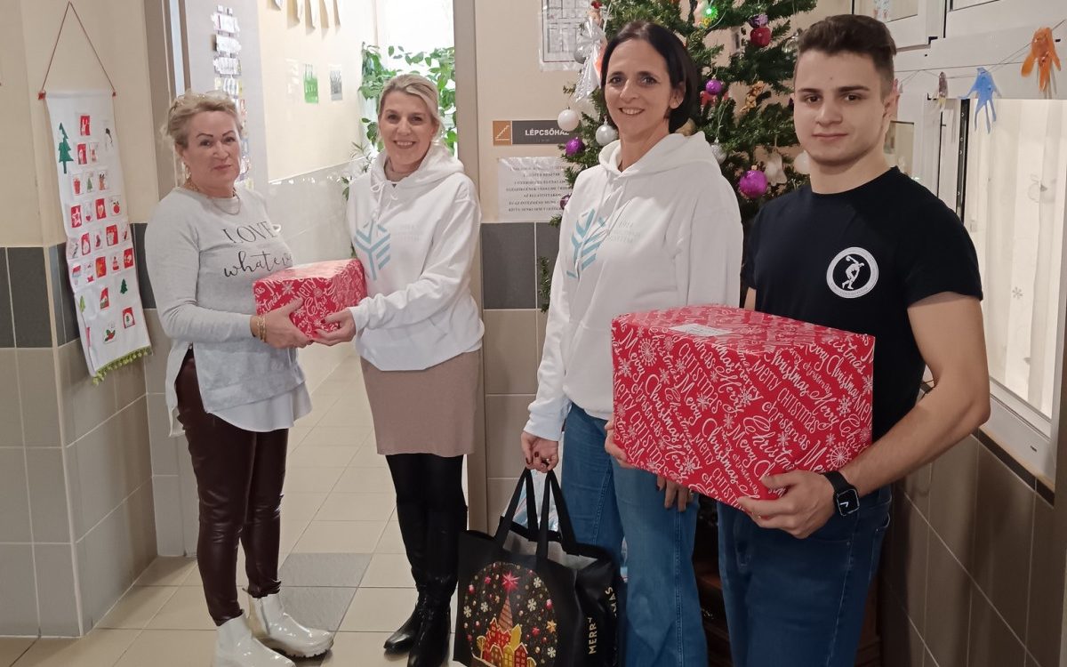 Adományokkal segítette a Családok Átmeneti Otthonát a Nyíregyházi Egyetem