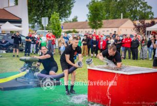 Kismotorfecskendő-szerelési bajnokságot tartottak Ajakon